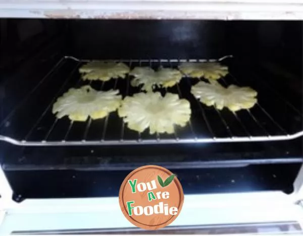 Home made super delicious dried pineapple