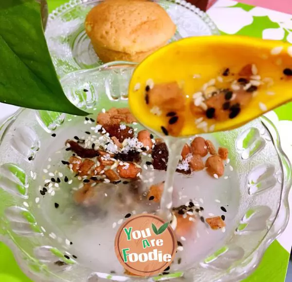 Fresh-and-nutritious-breakfast-lotus-root-soup