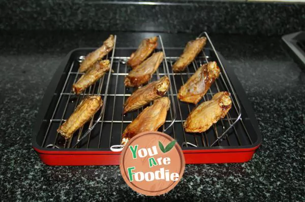 Roasted chicken wings with honey