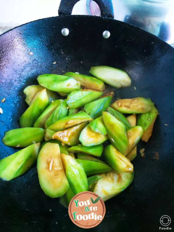 Sponge gourd in oyster sauce
