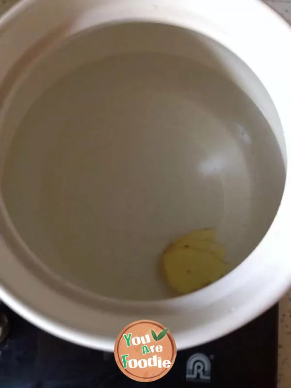 Plain chicken soup