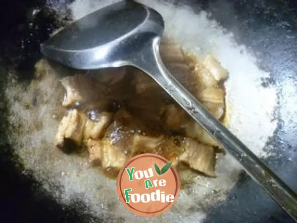 Fried sweet beans with streaky pork