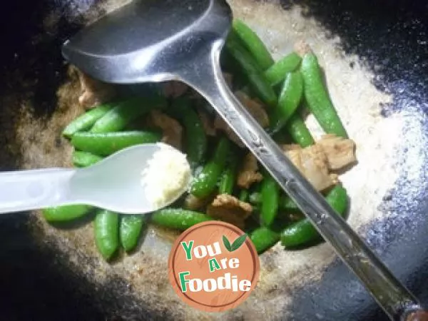 Fried sweet beans with streaky pork