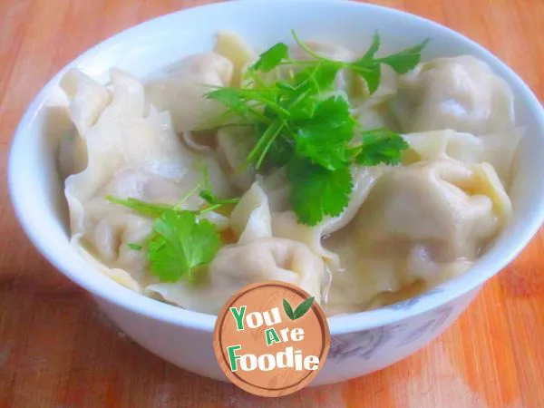 Small wonton stuffed with mushrooms and pork