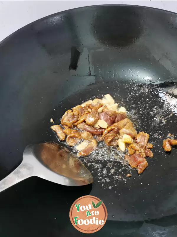 Fried pork with sour beans