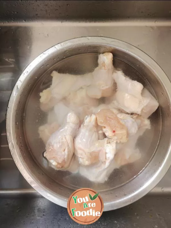 Stewed chicken wing root