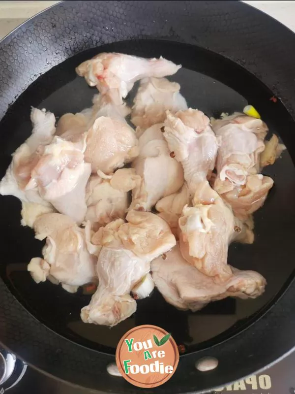 Stewed chicken wing root