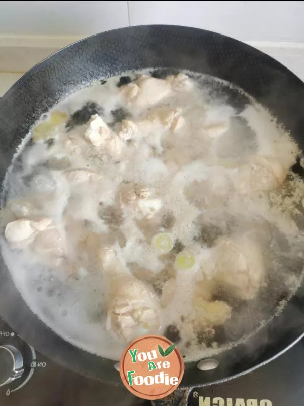 Stewed chicken wing root