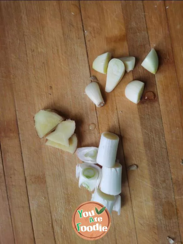 Stewed chicken wing root