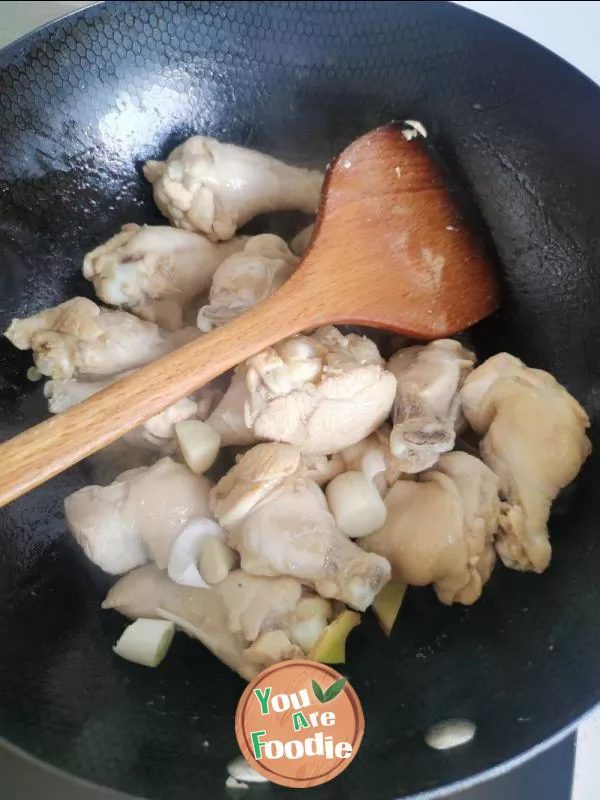 Stewed chicken wing root