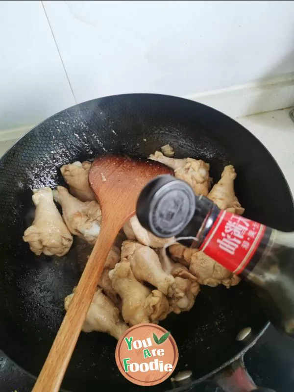 Stewed chicken wing root