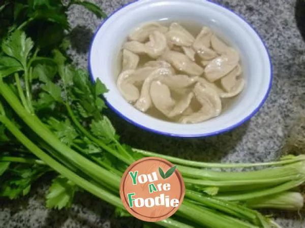 Fried celery with soybean protein
