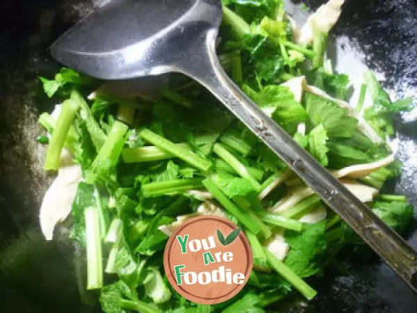 Fried celery with soybean protein