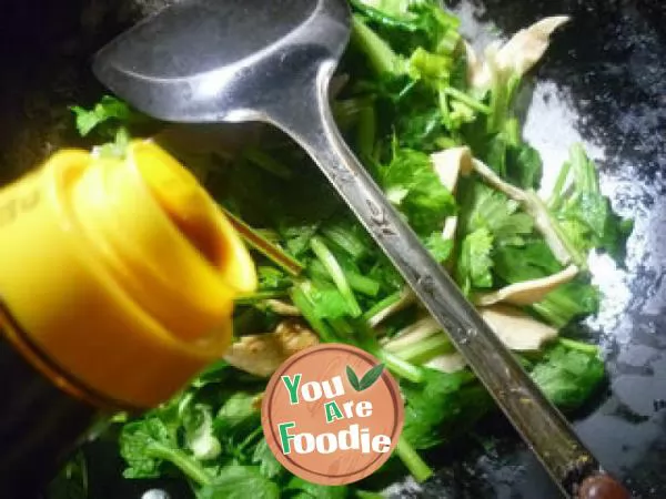 Fried celery with soybean protein
