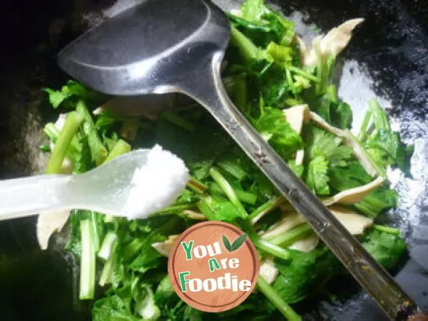 Fried celery with soybean protein