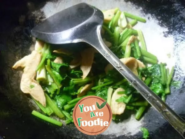 Fried celery with soybean protein