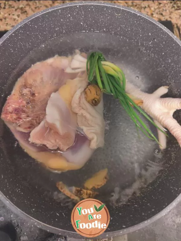 Shredded chicken with lemon