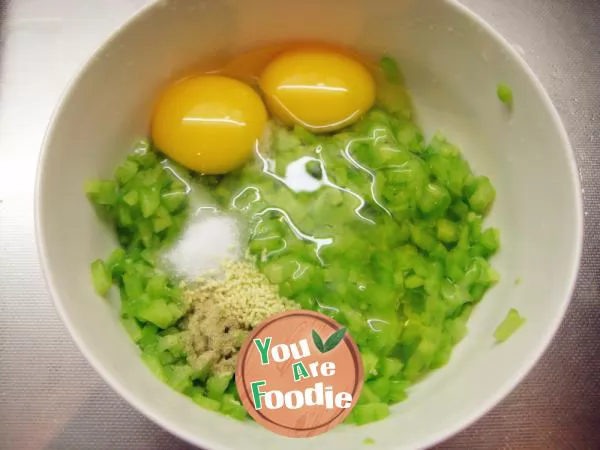 Fried egg with bitter gourd