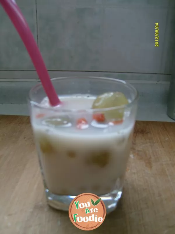 Grape and medlar Sago