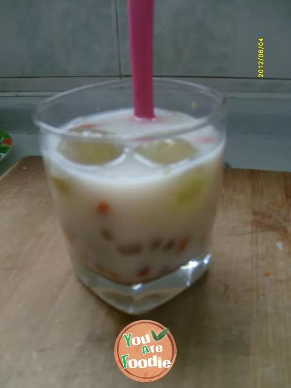 Grape and medlar Sago
