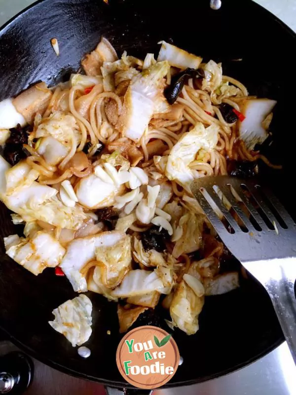 Fried meat with Chinese cabbage and vermicelli