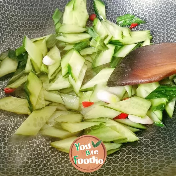 Fried egg with cucumber