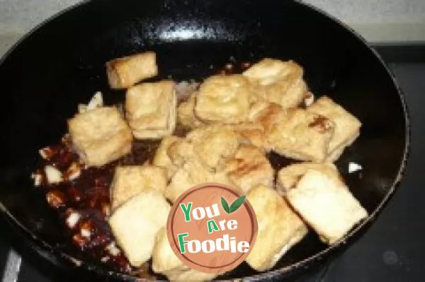 Braised stinky tofu with soy sauce