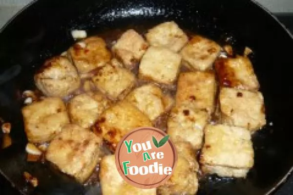 Braised stinky tofu with soy sauce
