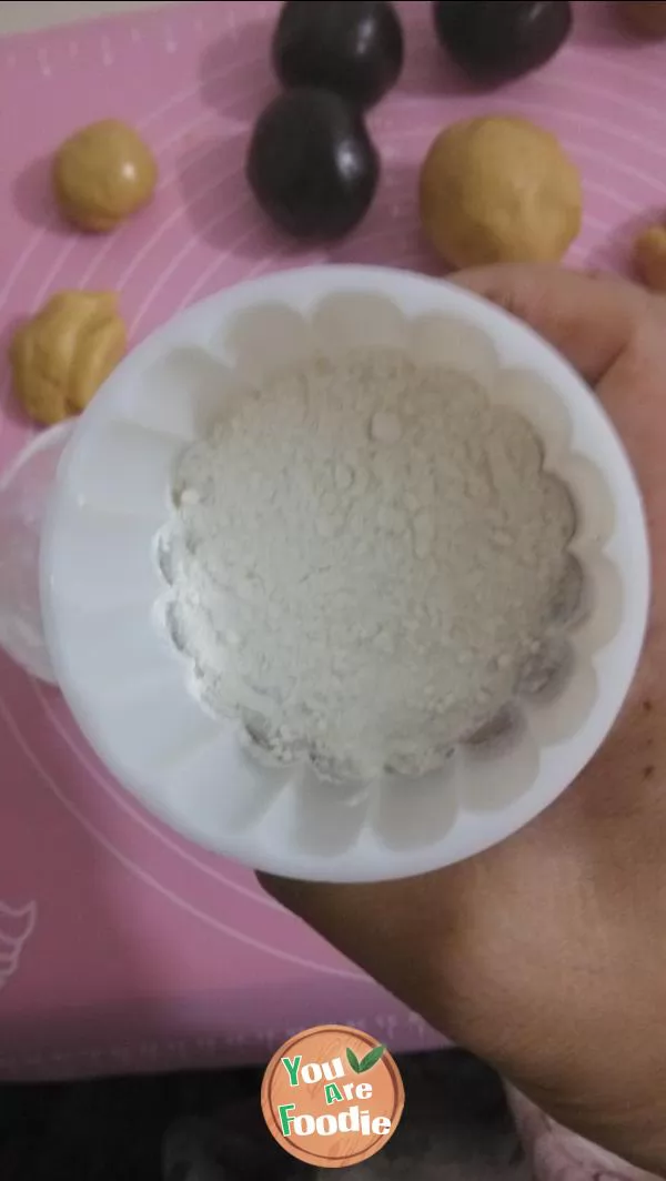 Moon cake with bean paste and lotus seed paste