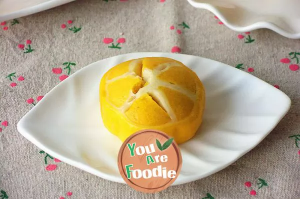 Steamed buns with patterns
