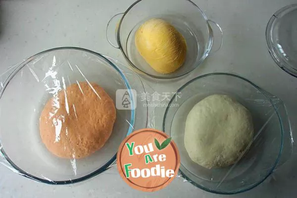 Steamed buns with patterns