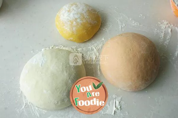 Steamed buns with patterns