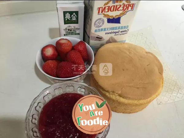 Strawberry Mousse Cake