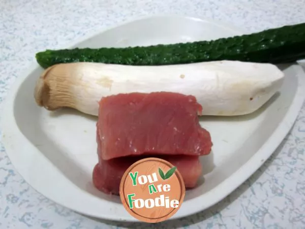 Sliced pork and Pleurotus eryngii