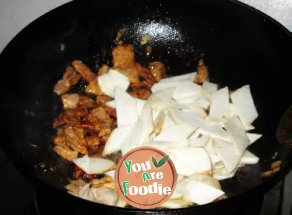 Sliced pork and Pleurotus eryngii