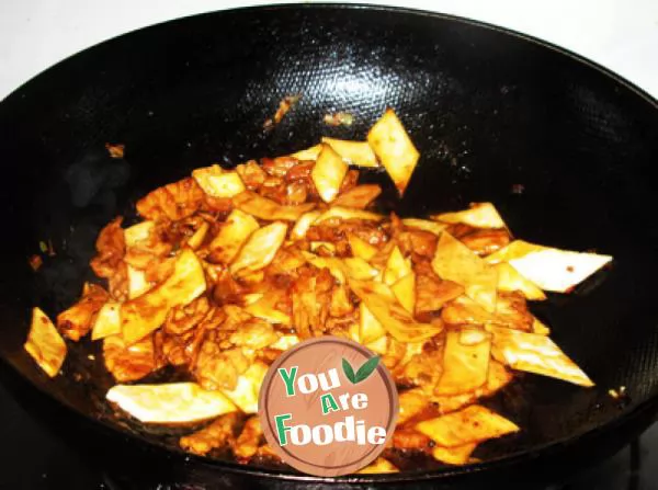 Sliced pork and Pleurotus eryngii