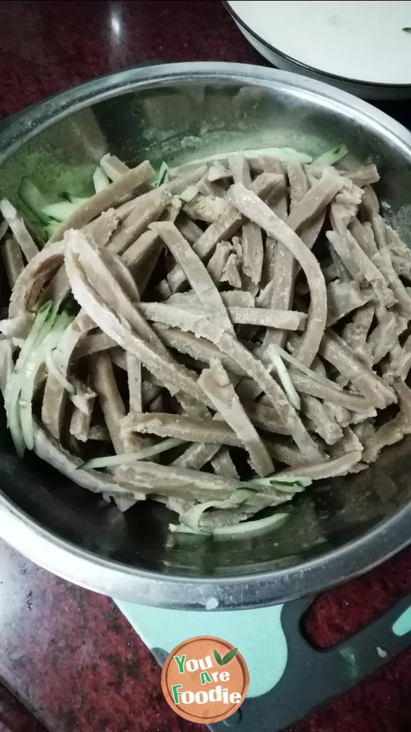Cold naked oats noodles