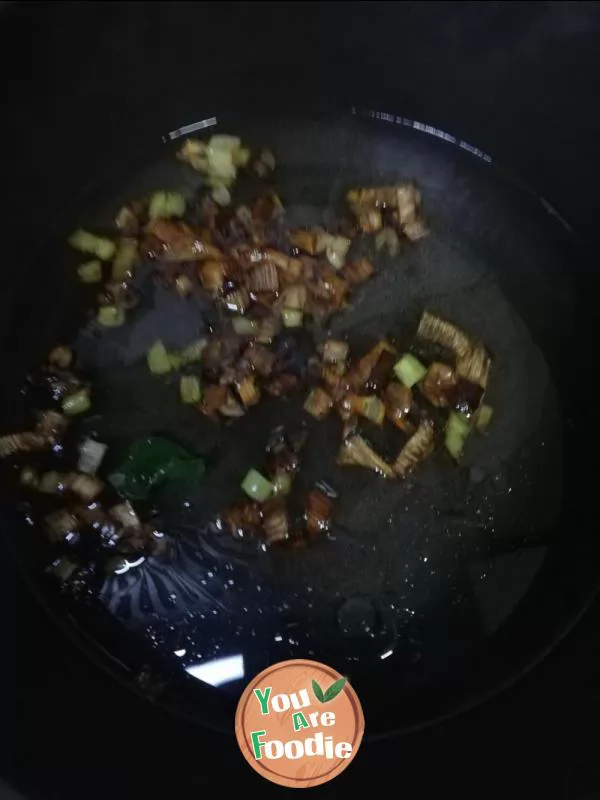 Green vegetable noodles in casserole