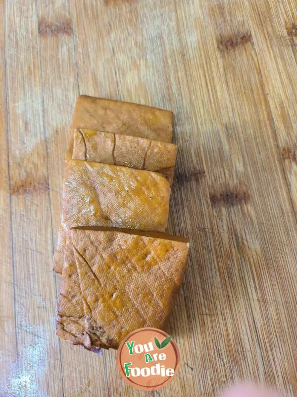 Fried cabbage with kelp and dried tofu