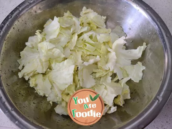 Fried cabbage with kelp and dried tofu