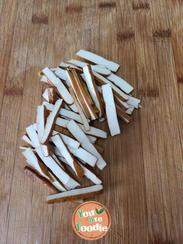 Fried cabbage with kelp and dried tofu