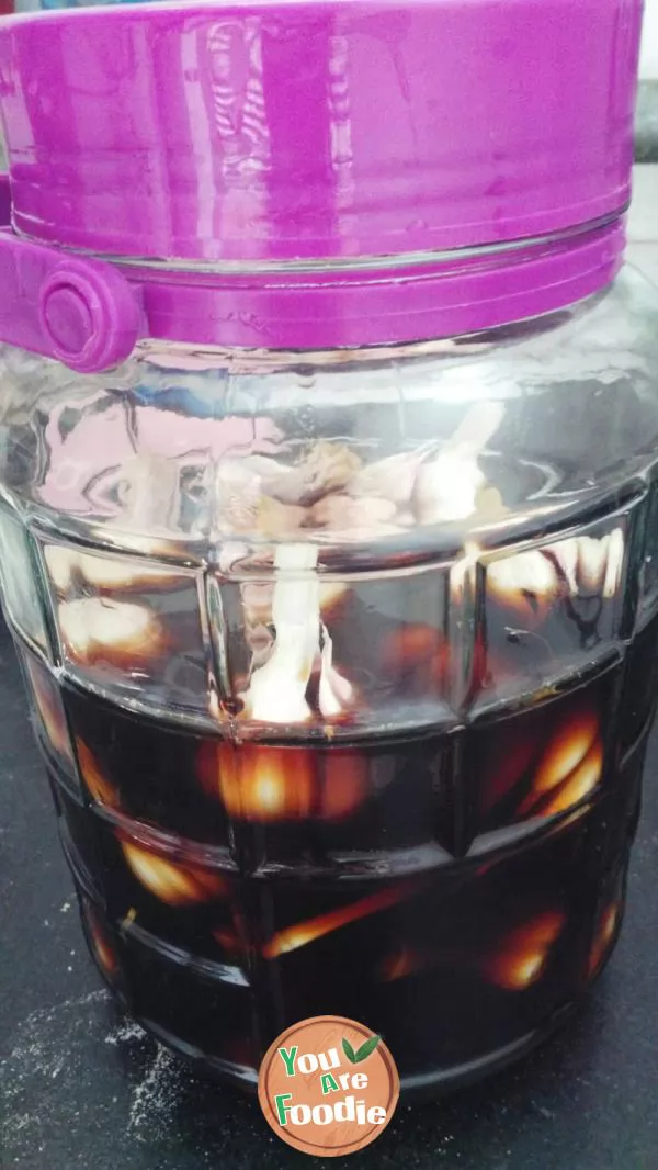 Pickled garlic