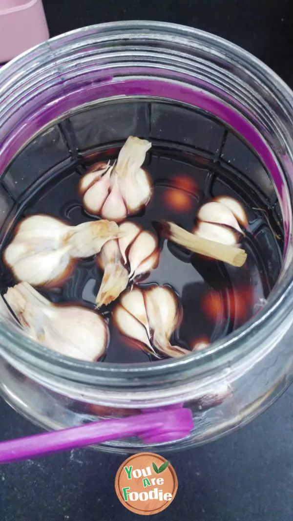 Pickled garlic