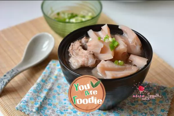 Cavity bone lotus root soup