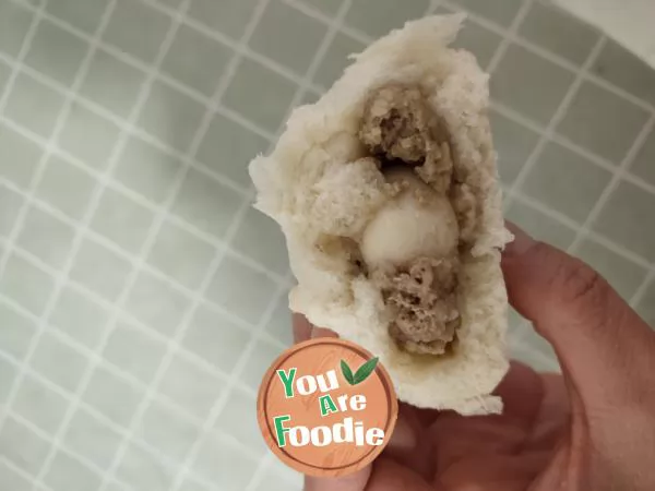Quail egg meat bun