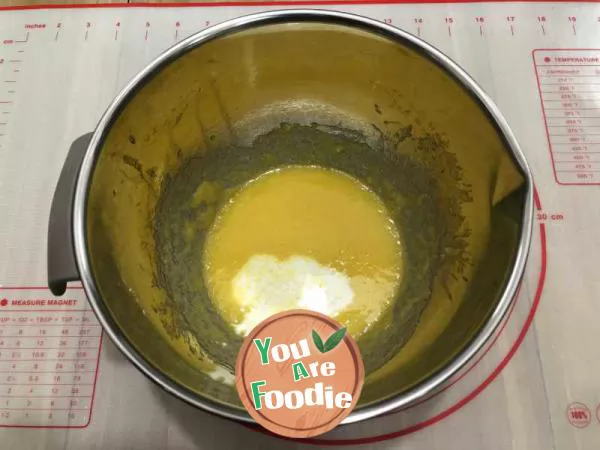 Egg yolk biscuit