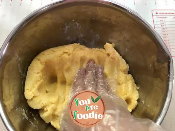 Egg yolk biscuit