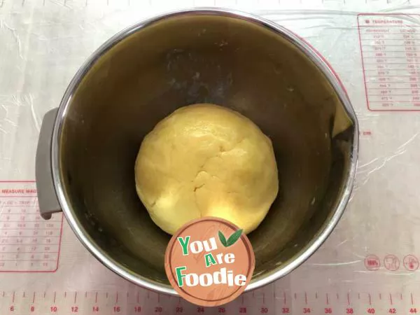 Egg yolk biscuit