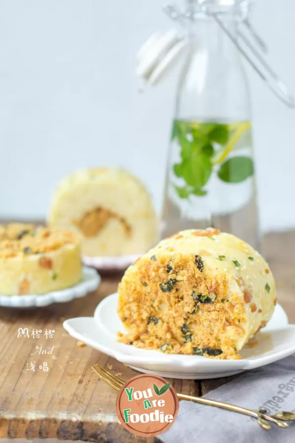 Bacon and minced meat rolls