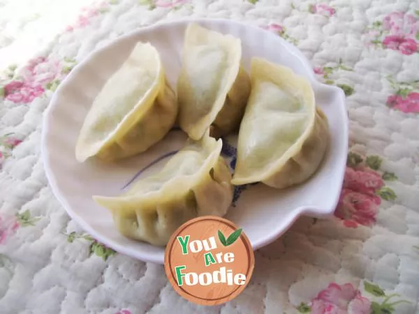 Steamed dumplings with three delicacies